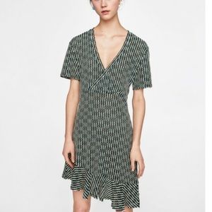 Zara Asymmetrical Surplice Knit Green White Dress Short-Sleeve M